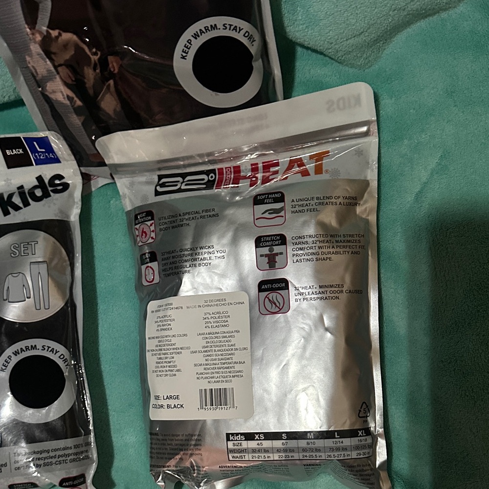 🔴 SOLD 🔴 32 Degrees Kids Thermal Set in Black and Gray BUNDLE - Picture 2 of 3